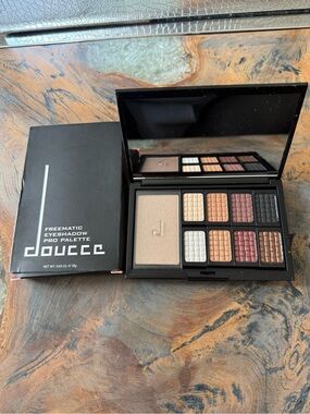 Doucce Eyeshadow Palette—Taupe, Champagne & Bronze Shades. New, unopened.